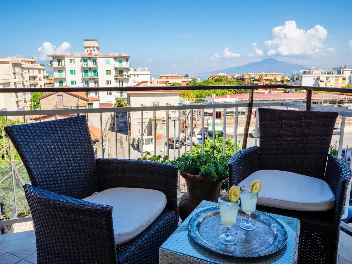 Aranci Apt 67 - Sorrento Centre And Vesuvius View Kültér fotó