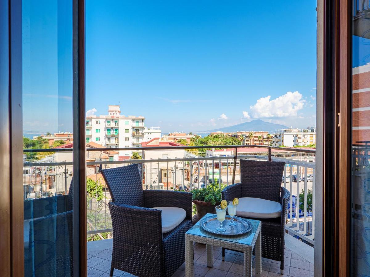 Aranci Apt 67 - Sorrento Centre And Vesuvius View Kültér fotó
