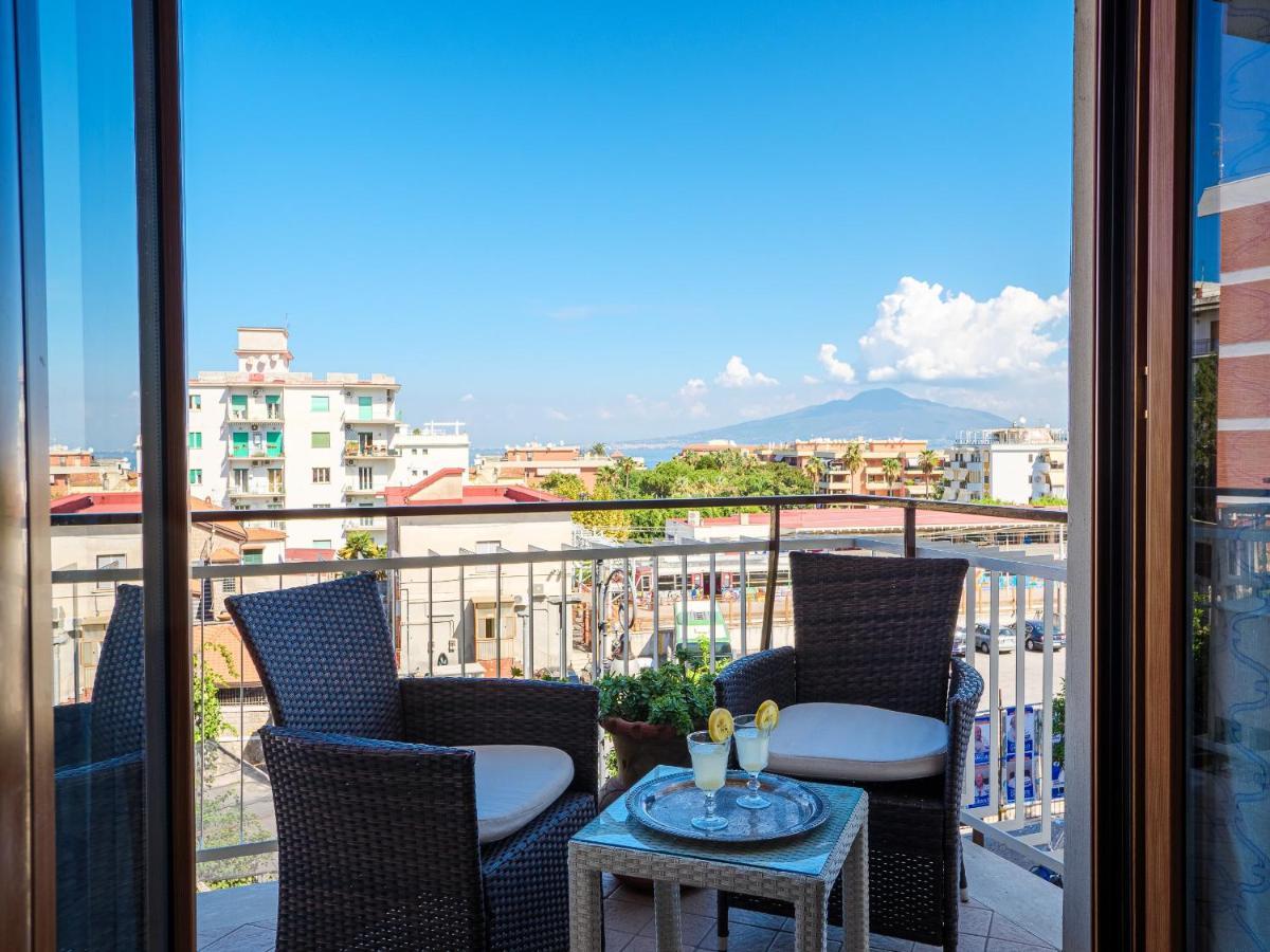 Aranci Apt 67 - Sorrento Centre And Vesuvius View Kültér fotó